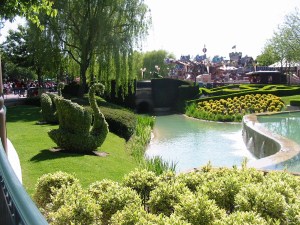 disneyland paris greenery